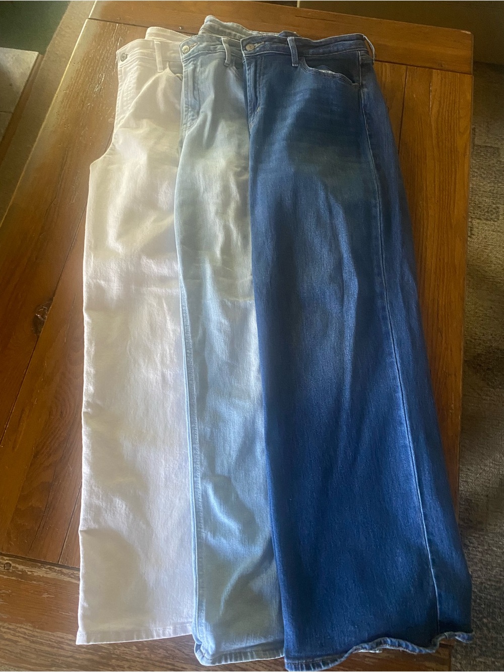 Women’s OLD NAVY WOW Jeans 14 Regular Length (3)